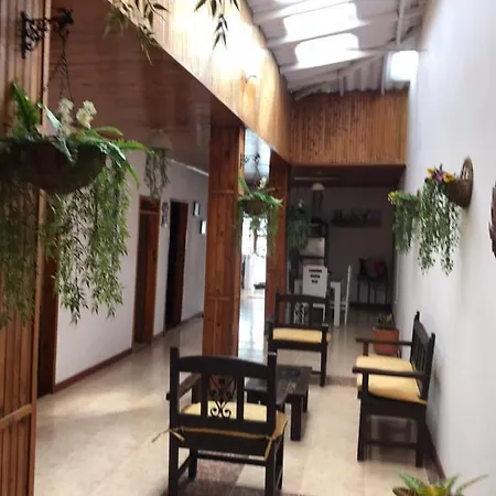 Hermosa Casa en el centro de Santa Rosa de Cabal, sobre vía principal a 3 cuadras de la Plaza Exterior foto