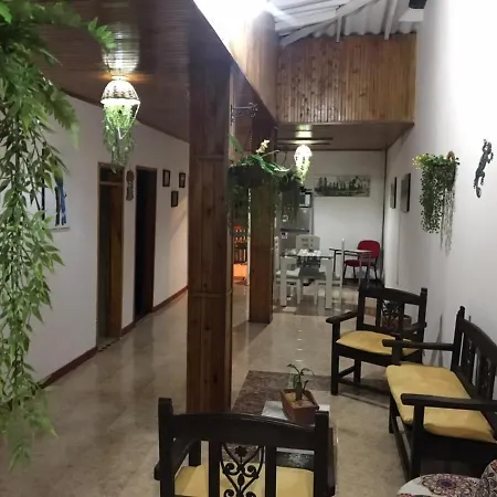Hermosa Casa en el centro de Santa Rosa de Cabal, sobre vía principal a 3 cuadras de la Plaza Exterior foto
