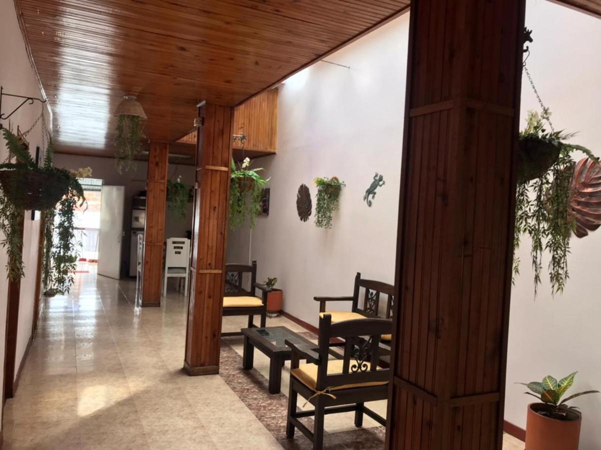 Hermosa Casa En El Centro De Santa Rosa De Cabal, Sobre Via Principal A 3 Cuadras De La Plaza *